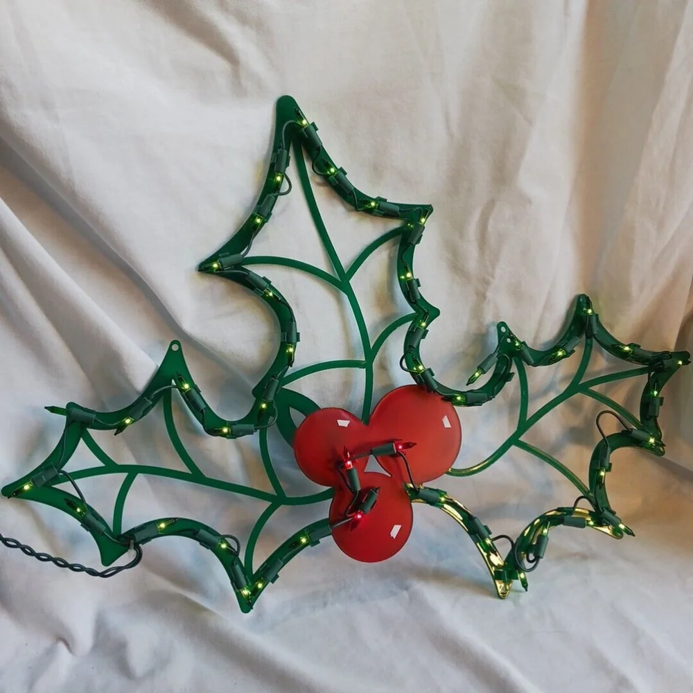 Vintage Christmas Holly Lighted Holiday Decor
